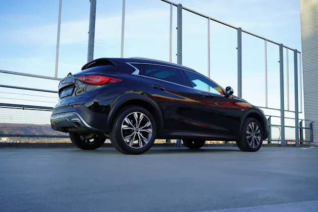 INFINITI Q30 2.2d PREMIUM CITY BLACK AWD DCT l 170 PS