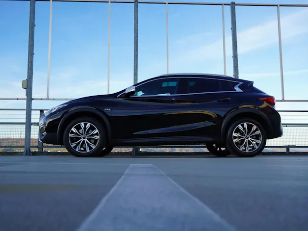INFINITI Q30 2.2d PREMIUM CITY BLACK AWD DCT l 170 PS