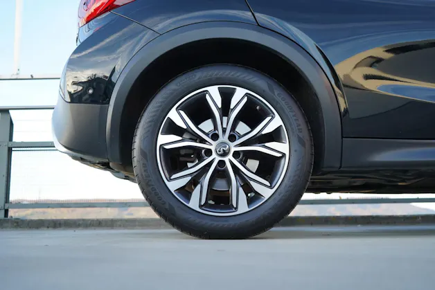 INFINITI Q30 2.2d PREMIUM CITY BLACK AWD DCT l 170 PS