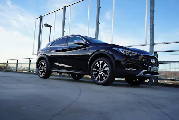 INFINITI Q30 2.2d PREMIUM CITY BLACK AWD DCT l 170 PS