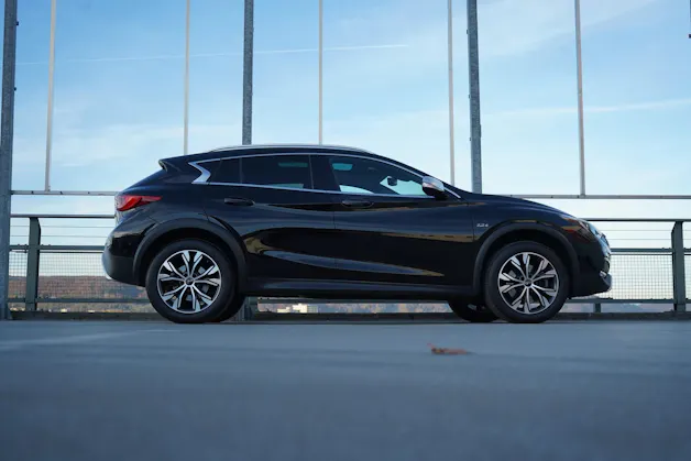 INFINITI Q30 2.2d PREMIUM CITY BLACK AWD DCT l 170 PS
