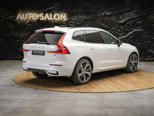 VOLVO XC60 B4 Diesel Mild Hybrid AWD Ultimate Dark Geartronic *Panorama*Head-Up*Standheizung*