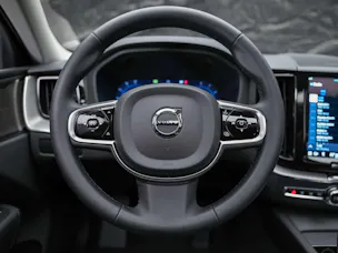 VOLVO XC60 B4 Diesel Mild Hybrid AWD Ultimate Dark Geartronic *Panorama*Head-Up*Standheizung*