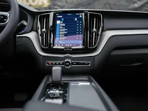 VOLVO XC60 B4 Diesel Mild Hybrid AWD Ultimate Dark Geartronic *Panorama*Head-Up*Standheizung*