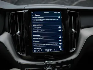 VOLVO XC60 B4 Diesel Mild Hybrid AWD Ultimate Dark Geartronic *Panorama*Head-Up*Standheizung*