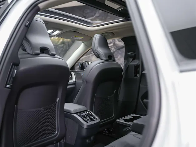 VOLVO XC60 B4 Diesel Mild Hybrid AWD Ultimate Dark Geartronic *Panorama*Head-Up*Standheizung*