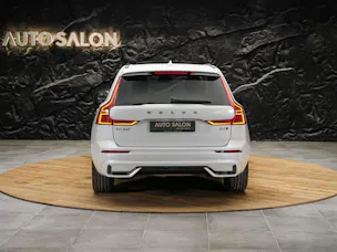 VOLVO XC60 B4 Diesel Mild Hybrid AWD Ultimate Dark Geartronic *Panorama*Head-Up*Standheizung*