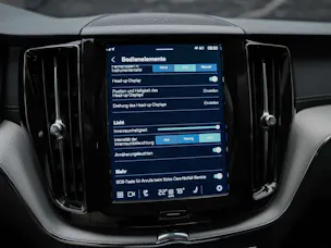 VOLVO XC60 B4 Diesel Mild Hybrid AWD Ultimate Dark Geartronic *Panorama*Head-Up*Standheizung*