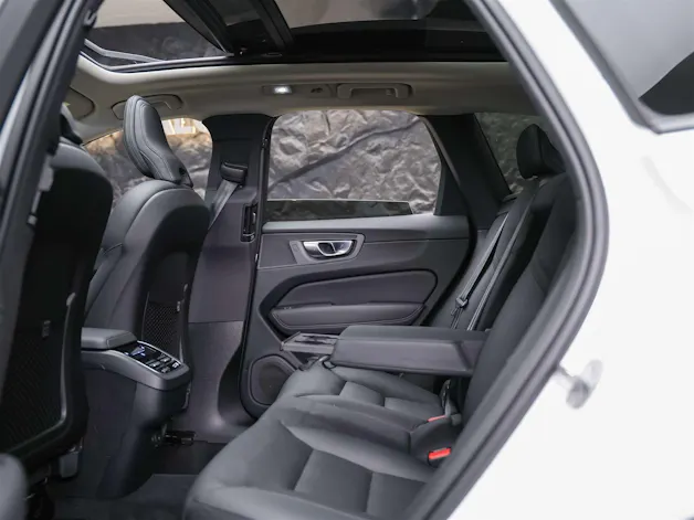 VOLVO XC60 B4 Diesel Mild Hybrid AWD Ultimate Dark Geartronic *Panorama*Head-Up*Standheizung*