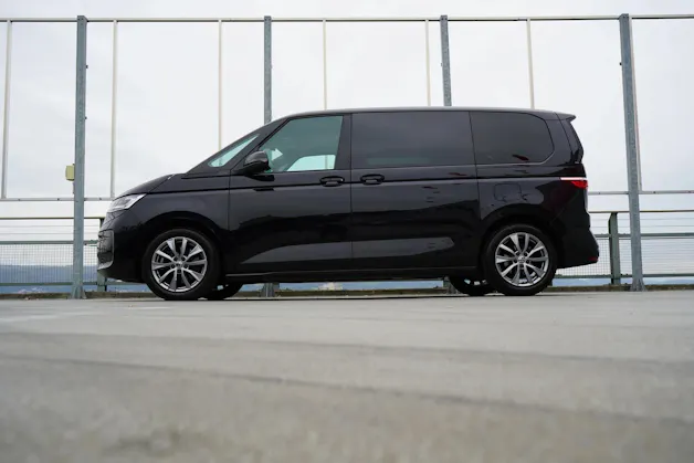 VW MULTIVAN 2.0 TSI LIFE SPORT BLACK DSG l 204 PS
