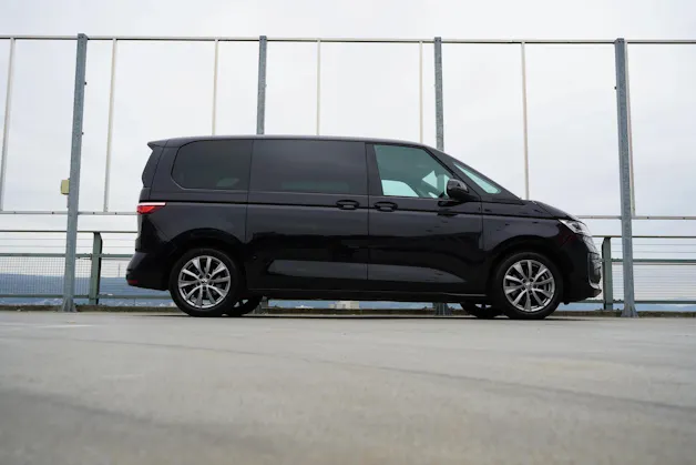 VW MULTIVAN 2.0 TSI LIFE SPORT BLACK DSG l 204 PS
