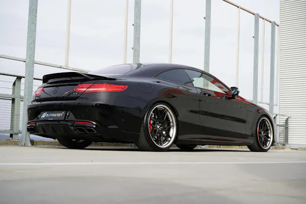 MERCEDES-BENZ S 63 AMG COUPÉ 4MATIC BLACK SPEEDSHIFT MCT l 585 PS