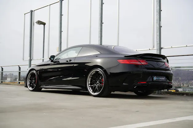 MERCEDES-BENZ S 63 AMG COUPÉ 4MATIC BLACK SPEEDSHIFT MCT l 585 PS