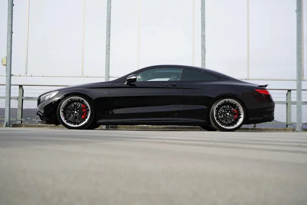 MERCEDES-BENZ S 63 AMG COUPÉ 4MATIC BLACK SPEEDSHIFT MCT l 585 PS