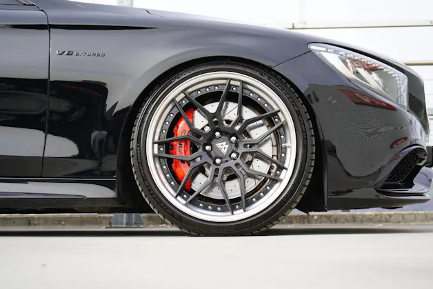 MERCEDES-BENZ S 63 AMG COUPÉ 4MATIC BLACK SPEEDSHIFT MCT l 585 PS
