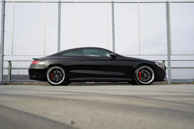 MERCEDES-BENZ S 63 AMG COUPÉ 4MATIC BLACK SPEEDSHIFT MCT l 585 PS