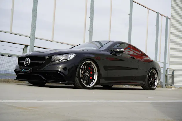 MERCEDES-BENZ S 63 AMG COUPÉ 4MATIC BLACK SPEEDSHIFT MCT l 585 PS