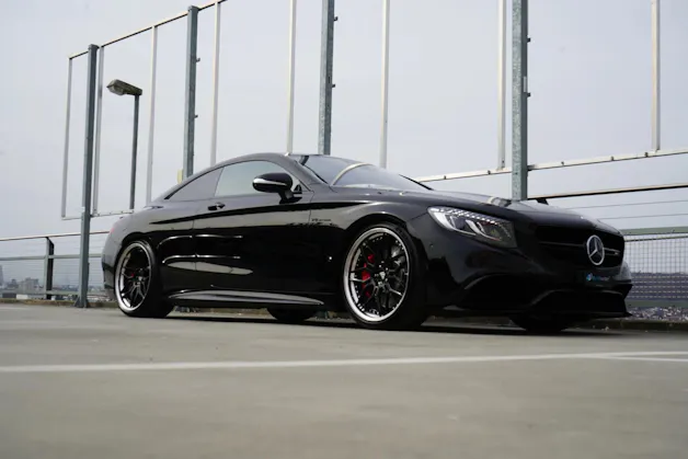 MERCEDES-BENZ S 63 AMG COUPÉ 4MATIC BLACK SPEEDSHIFT MCT l 585 PS