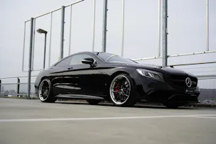 MERCEDES-BENZ S 63 AMG COUPÉ 4MATIC BLACK SPEEDSHIFT MCT l 585 PS