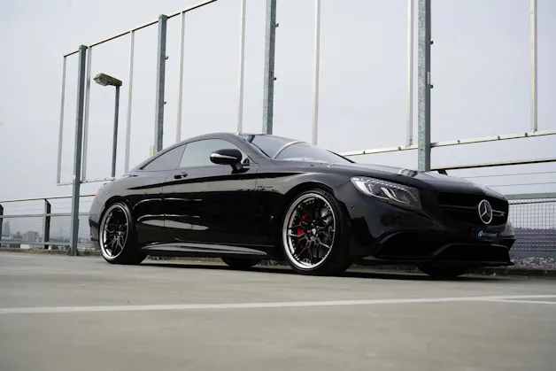 MERCEDES-BENZ S 63 AMG COUPÉ 4MATIC BLACK SPEEDSHIFT MCT l 585 PS