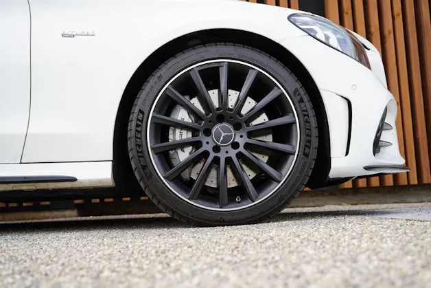 MERCEDES-BENZ C 43 AMG PREMIUM + NIGHT EDITION 4MATIC 9G-TRONIC l 390 PS