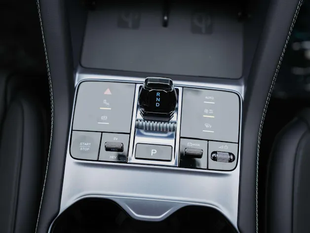 BYD Seal U DM-i Design AWD *SOFORT Verfügbar*Werksgarantie*Lenkradheizung*Sitzbelüftung*360° Kamera*