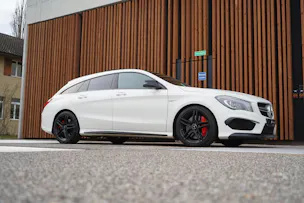 MERCEDES-BENZ CLA SHOOTING BRAKE 45 AMG NIGHT 4MATIC SPEEDSHIFT l 381 PS