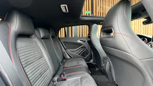 MERCEDES-BENZ CLA SHOOTING BRAKE 45 AMG NIGHT 4MATIC SPEEDSHIFT l 381 PS