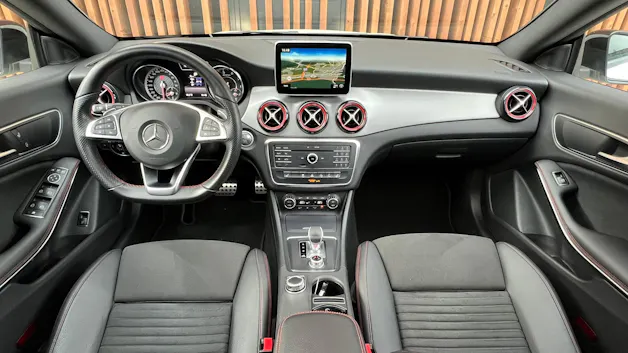 MERCEDES-BENZ CLA SHOOTING BRAKE 45 AMG NIGHT 4MATIC SPEEDSHIFT l 381 PS
