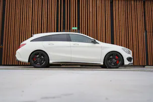 MERCEDES-BENZ CLA SHOOTING BRAKE 45 AMG NIGHT 4MATIC SPEEDSHIFT l 381 PS