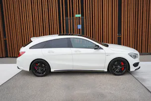 MERCEDES-BENZ CLA SHOOTING BRAKE 45 AMG NIGHT 4MATIC SPEEDSHIFT l 381 PS