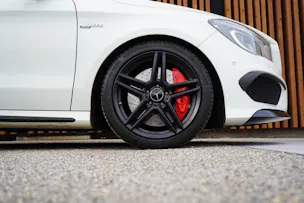 MERCEDES-BENZ CLA SHOOTING BRAKE 45 AMG NIGHT 4MATIC SPEEDSHIFT l 381 PS