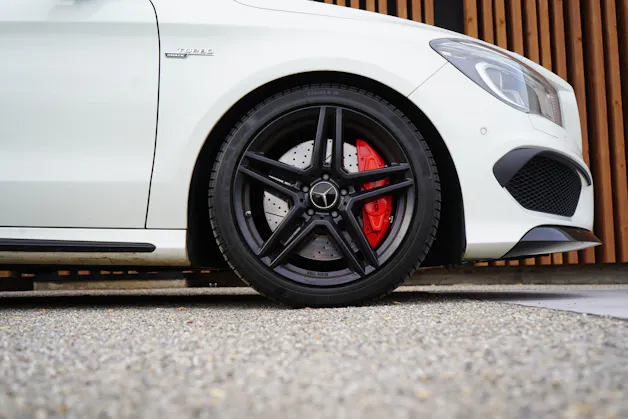 MERCEDES-BENZ CLA SHOOTING BRAKE 45 AMG NIGHT 4MATIC SPEEDSHIFT l 381 PS