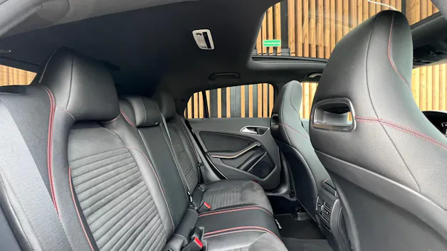 MERCEDES-BENZ CLA SHOOTING BRAKE 45 AMG NIGHT 4MATIC SPEEDSHIFT l 381 PS