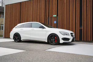 MERCEDES-BENZ CLA SHOOTING BRAKE 45 AMG NIGHT 4MATIC SPEEDSHIFT l 381 PS