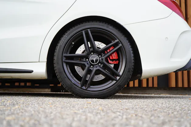 MERCEDES-BENZ CLA SHOOTING BRAKE 45 AMG NIGHT 4MATIC SPEEDSHIFT l 381 PS