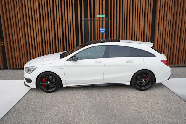 MERCEDES-BENZ CLA SHOOTING BRAKE 45 AMG NIGHT 4MATIC SPEEDSHIFT l 381 PS