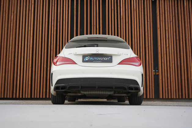 MERCEDES-BENZ CLA SHOOTING BRAKE 45 AMG NIGHT 4MATIC SPEEDSHIFT l 381 PS
