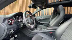 MERCEDES-BENZ CLA SHOOTING BRAKE 45 AMG NIGHT 4MATIC SPEEDSHIFT l 381 PS