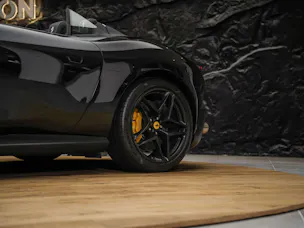FERRARI Roma Spider 3.9 V8 T *ALL BLACK*Sitzbelüftung*JBL*