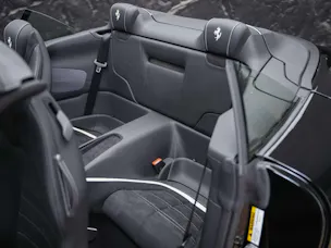 FERRARI Roma Spider 3.9 V8 T *ALL BLACK*Sitzbelüftung*JBL*