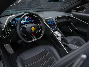 FERRARI Roma Spider 3.9 V8 T *ALL BLACK*Sitzbelüftung*JBL*