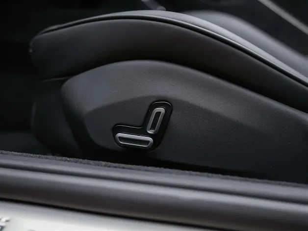 FERRARI Roma Spider 3.9 V8 T *ALL BLACK*Sitzbelüftung*JBL*