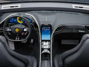 FERRARI Roma Spider 3.9 V8 T *ALL BLACK*Sitzbelüftung*JBL*
