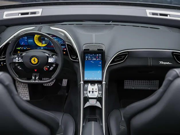 FERRARI Roma Spider 3.9 V8 T *ALL BLACK*Sitzbelüftung*JBL*