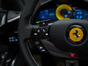 FERRARI Roma Spider 3.9 V8 T *ALL BLACK*Sitzbelüftung*JBL*