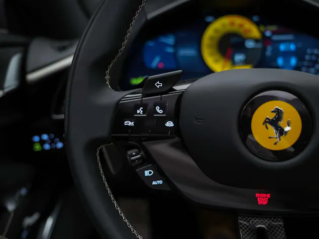 FERRARI Roma Spider 3.9 V8 T *ALL BLACK*Sitzbelüftung*JBL*