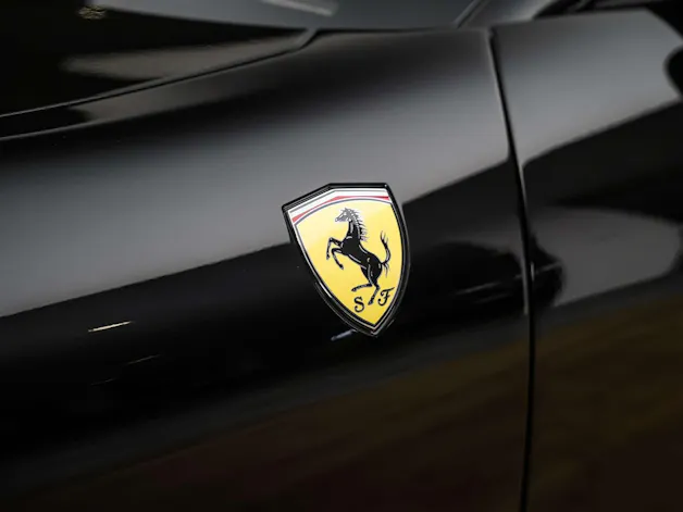 FERRARI Roma Spider 3.9 V8 T *ALL BLACK*Sitzbelüftung*JBL*