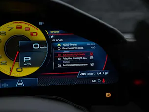 FERRARI Roma Spider 3.9 V8 T *ALL BLACK*Sitzbelüftung*JBL*