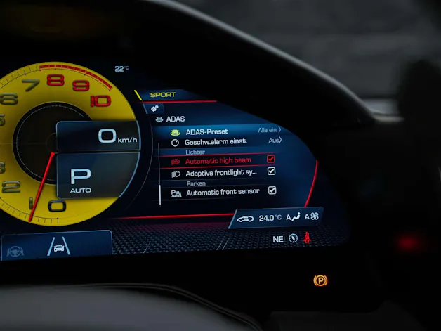 FERRARI Roma Spider 3.9 V8 T *ALL BLACK*Sitzbelüftung*JBL*